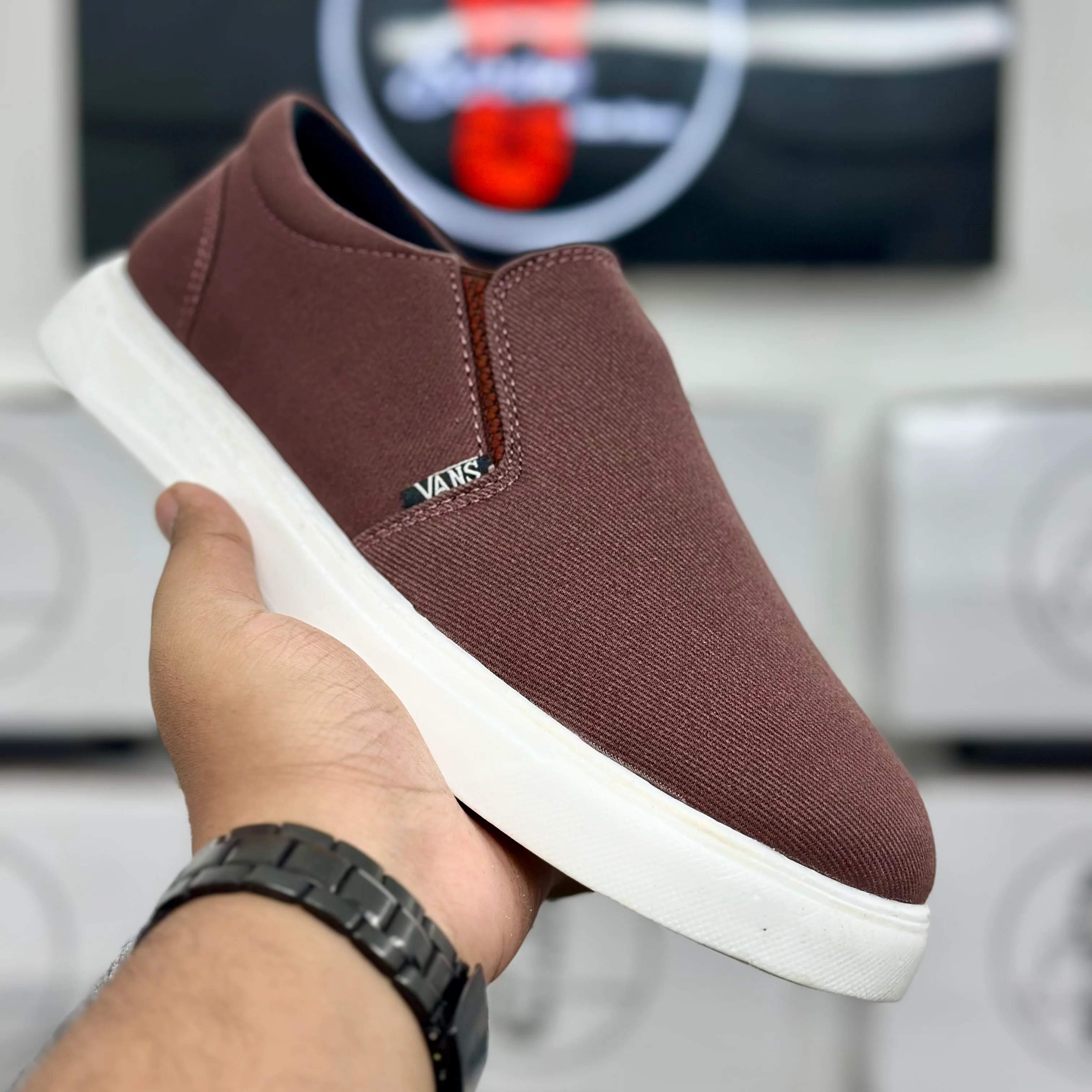 Esrakz Canvas